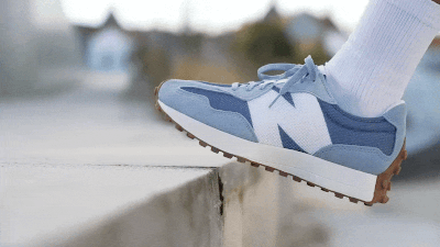 Τα παπούτσια New Balance 327 είναι άνετα για να τα φοράς όλη την ημέρα