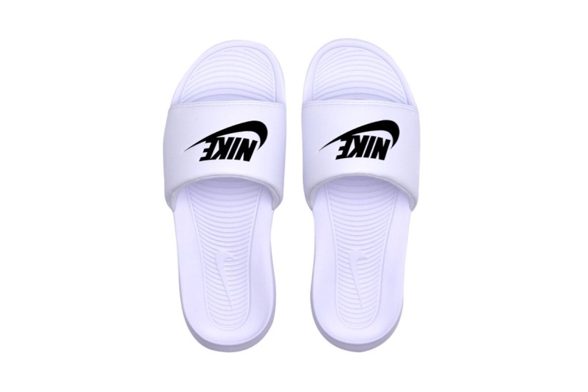 Nike Victori One Γυναικείες Παντόφλες Λευκές