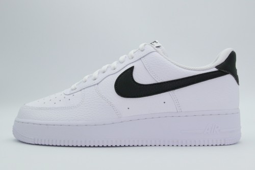 Nike Air Force 1 07 Sneakers (CT2302 100)