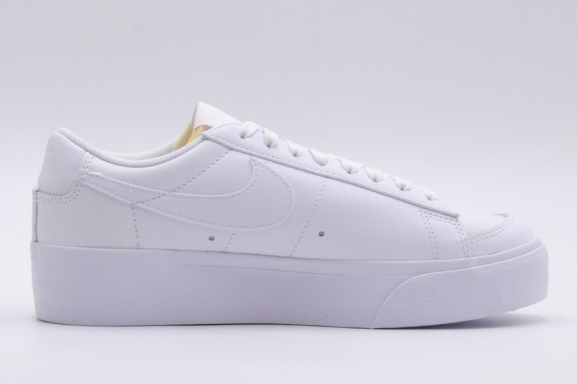 Nike Blazer Low Platform Γυναικεία Sneakers Λευκά