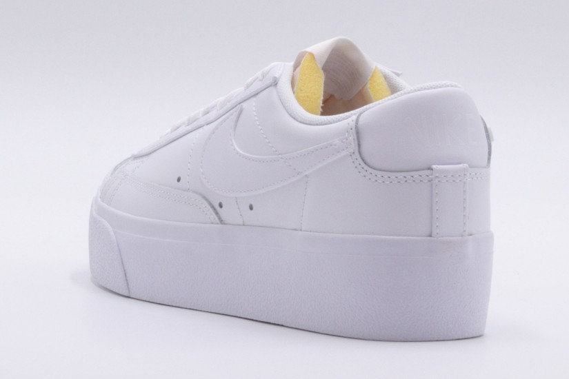 Nike Blazer Low Platform Γυναικεία Sneakers Λευκά