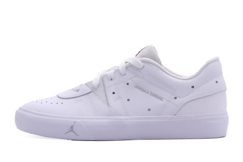 Jordan Wmns Series Es Sneakers (DN1857 100)