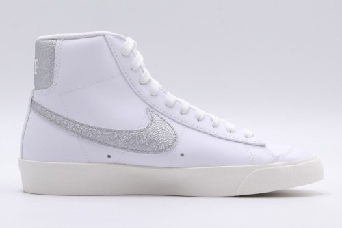 Nike W Blazer Mid 77 Ess Sneakers (DQ7574 100)