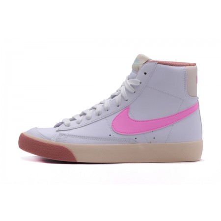 Δες τα Unisex λευκά και ροζ Nike Blazer Mid 77 Εφηβικά Sneakers. Κάνε τη διαφορά με αυτά τα παπούτσια για να έχεις ένα στυλ που ξεχωρίζει.