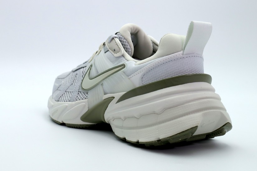 Nike V2K Run Sneakers Γκρι, Κυπαρισσί