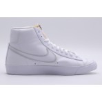 Δες τα λευκά ανδρικά μπασκετικά παπούτσια Nike Blazer Mid 77 Mid. Φόρεσέ τα για να δώσεις στυλ στην καθημερινότητά σου.