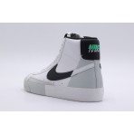 Δες τα λευκά και μαύρα unisex μπασκετικά παπούτσια Nike Blazer Mid 77 Mid. Φόρεσέ τα για να δώσεις στυλ στην καθημερινότητά σου.