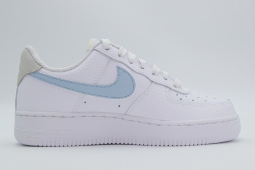 Nike W Air Force 1 07 Sneakers (HF0022 100)