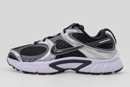 Nike V5 Rnr Sneakers (HJ5228 004)