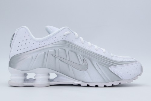 Nike Shox R4 Sneakers (HQ1988 101)