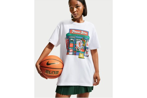 Nike Oversized Graphic T-Shirt Γυναικείο (IH7715 100)