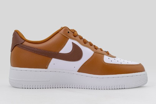 Nike Air Force 1 07 Sneakers (IM6364 200)