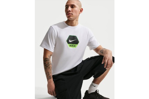 Nike Sportswear T-Shirt Ανδρικό (IQ0471 101)