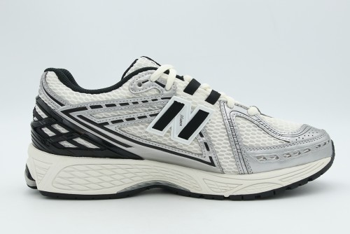 New Balance 1906R Sneakers (M1906RER)