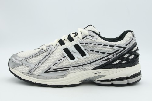 New Balance 1906R Sneakers (M1906RER)