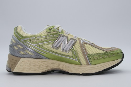 New Balance 1906R Sneakers (U1906RND)