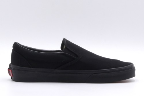 Vans Classic Slip-On Sneakers (VN000EYEBKA1)