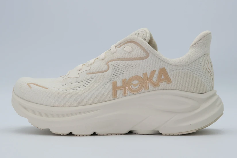 Hoka One One Clifton 10 Αθλητικά Παπούτσια για Τρέξιμο Μπεζ