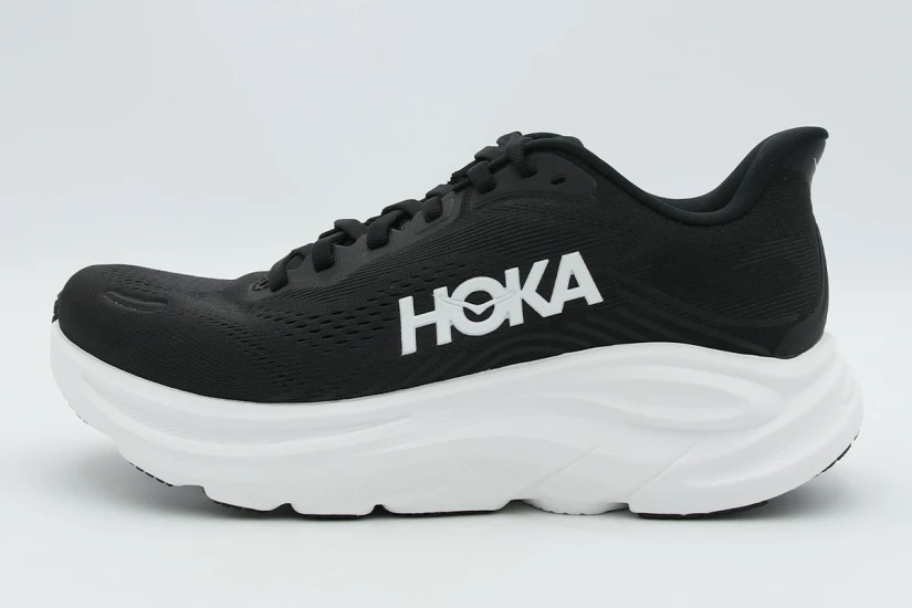 Hoka One One Clifton 11 Γυναικεία Αθλητικά Παπούτσια για Τρέξιμο Μαύρα, Λευκά