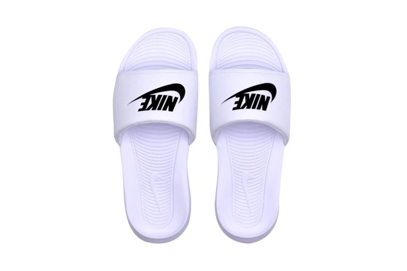 Nike Victori One Γυναικείες Παντόφλες Λευκές