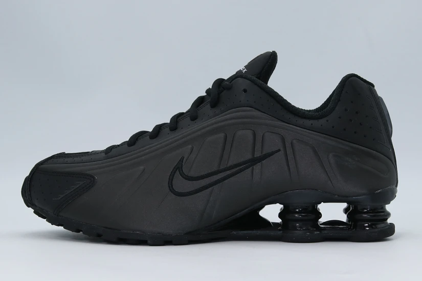 Nike Shox R4 Sneakers Μαύρα