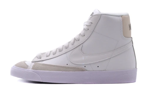 Nike Blazer Mid 77 Sneakers (DA4086 104)