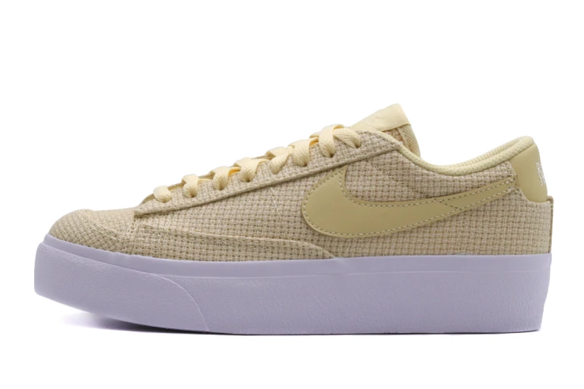 Nike Blazer Low Platform Γυναικεία Sneakers Μπεζ, Λευκά