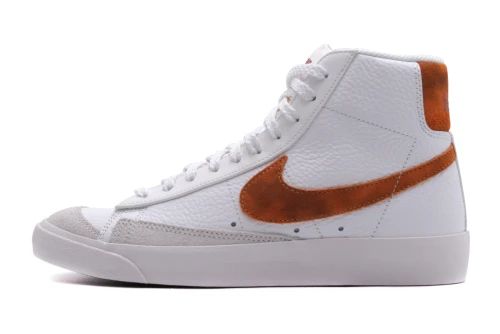 Nike Wmns Blazer Mid 77 Sneakers (DX8948 100)