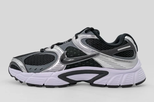 Nike V5 Rnr Sneakers (HJ5228 004)