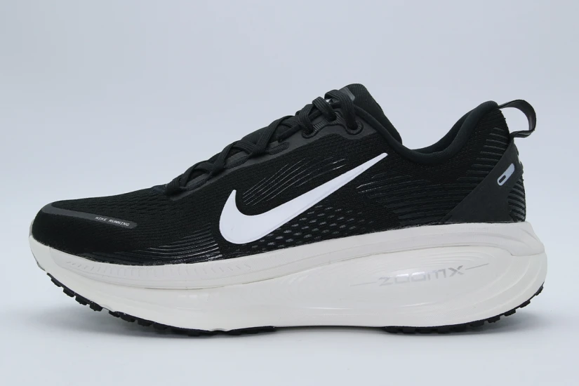 Nike Vomero 18 Αθλητικά Παπούτσια για Τρέξιμο Μαύρα, Λευκά