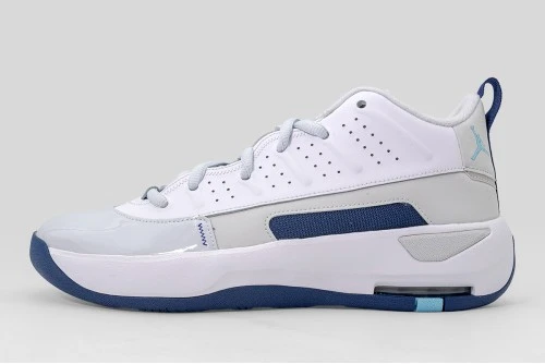 Jordan Max Aura 7 Sneakers (HQ2091 101)