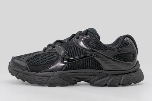 Nike V5 Rnr Sneakers (HQ6411 002)