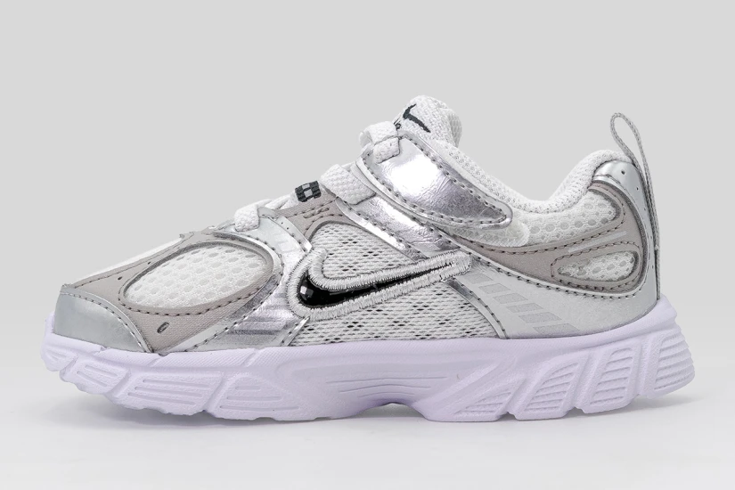Nike V5 RNR Βρεφικά Sneakers Λευκά, Ασημί, Γκρι