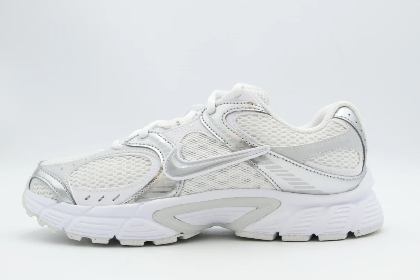 Nike V5 RNR Sneakers Λευκά, Ασημί
