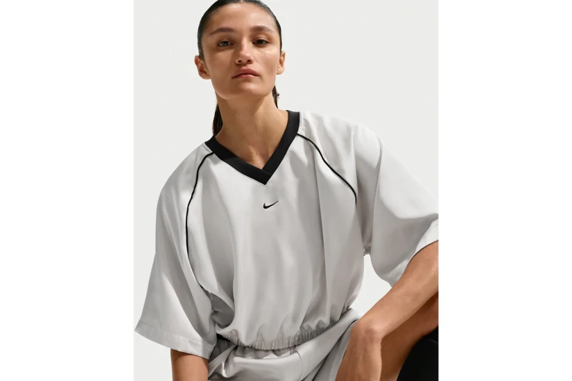 Nike Sportswear Oversized Satin Γυναικείο Κοντομάνικο T-Shirt Εκρού, Μαύρο