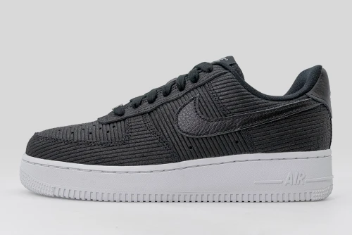 Nike Air Force 1 07 Sneakers (IM6533 002)
