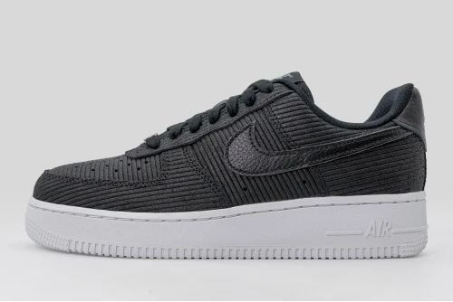 Nike Air Force 1 07 Sneakers (IM6533 002)