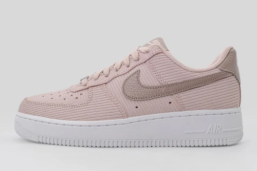 Nike Air Force 1 07 Sneakers (IM6533 602)