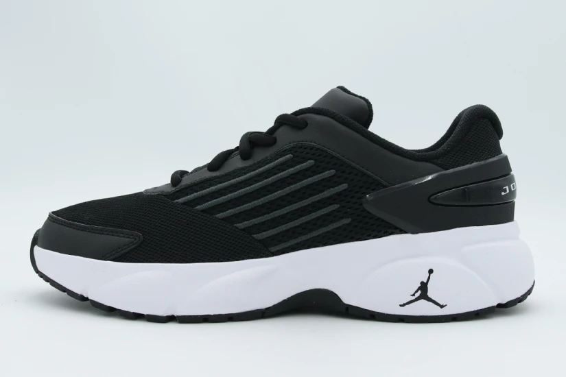 Jordan Trunner Flow Γυναικεία Sneakers Μαύρα, Λευκά