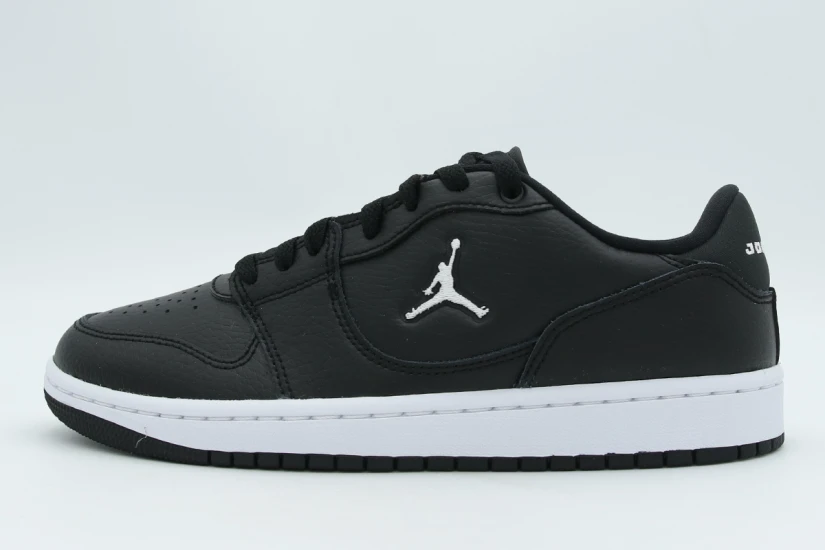 Jordan Court Connect Low Sneakers Μαύρα, Λευκά