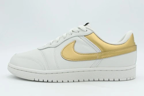 Jordan Air Skyline Low Sneakers (IQ6586 100)