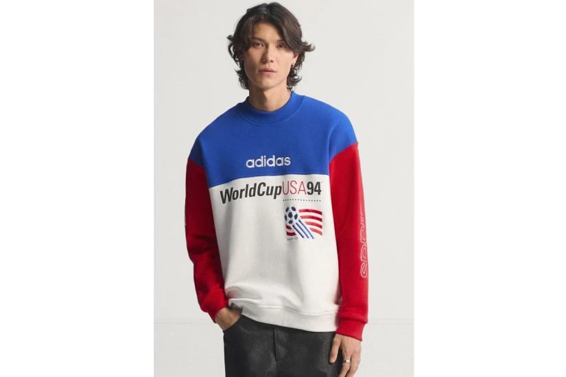Adidas Originals Graphic Fifa 94 Ανδρική Μακρυμάνικη Μπλούζα με Λαιμόκοψη Λευκή, Ρουά, Κόκκινη