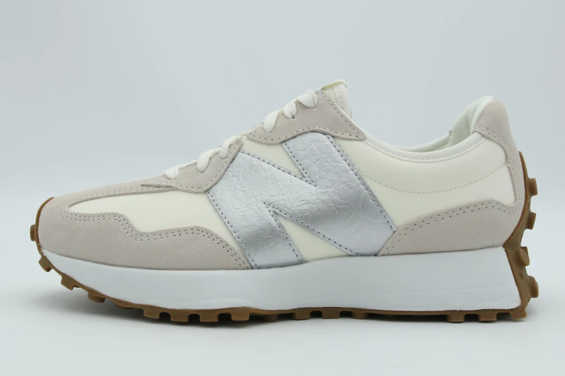 New Balance 327 Γυναικεία Sneakers Εκρού, Ασημί, Πουρό
