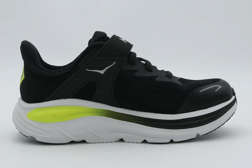 Hoka One One Clifton 10 Παιδικά Αθλητικά Παπούτσια για Τρέξιμο Μαύρα, Ασημί, Κίτρινο Φλούο