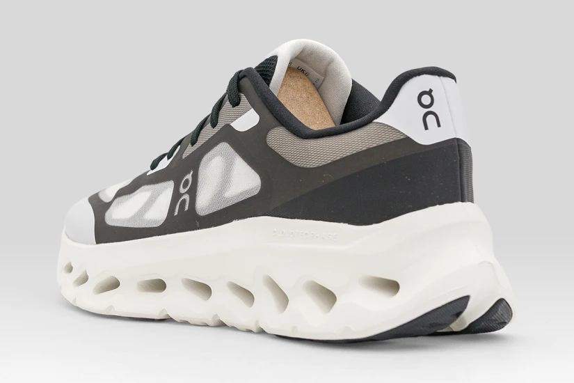 On Cloudtilt Remix Sneakers Λευκά, Ανθρακί, Μαύρα, Εκρού