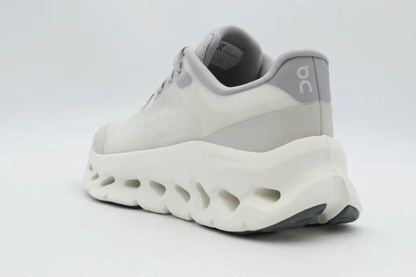 On Cloudtilt Remix Γυναικεία Sneakers Γκρι Aνοιχτό, Λευκά