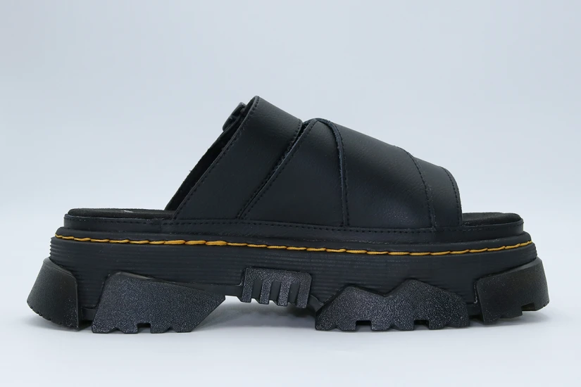 Dr. Martens Mattison Slide Γυναικεία Σανδάλια Μαύρα