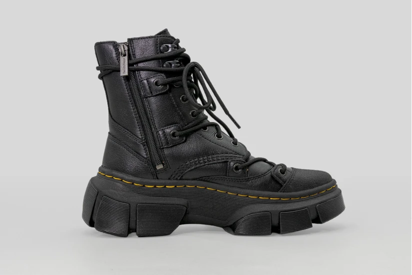 Dr. Martens DMXL 8-Eye Leather Γυναικεία Μποτάκια Μαύρα