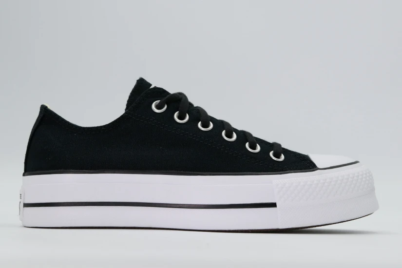 Converse Chuck Taylor All Star Lift Ox Sneakers (560250C)