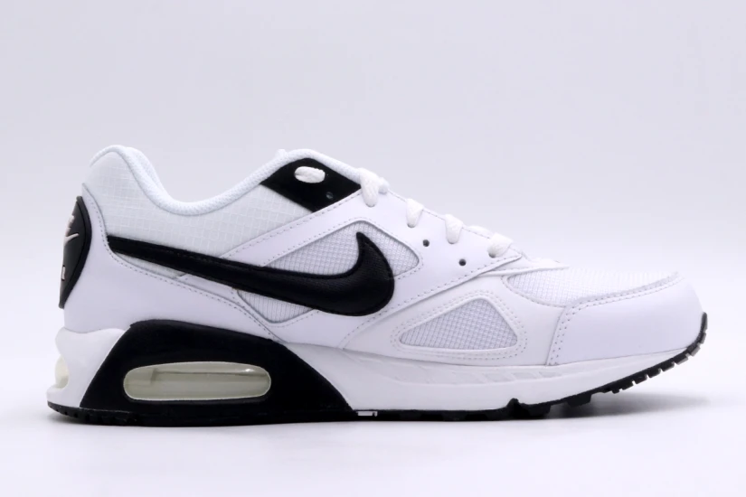 Nike Air Max Ivo Ανδρικά Sneakers Λευκά, Μαύρα
